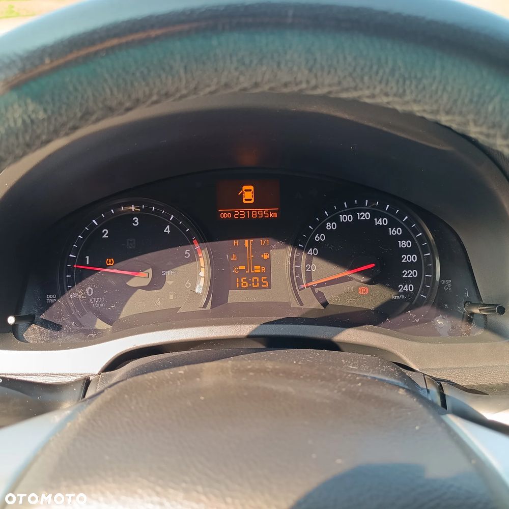 Toyota Avensis 2.0 D-4D Comfort - 19