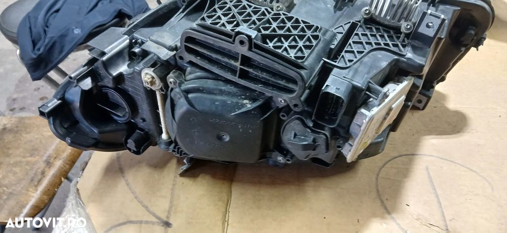 Far dreapta bixenon complet BMW F10-F11 Lci 2014 - 6