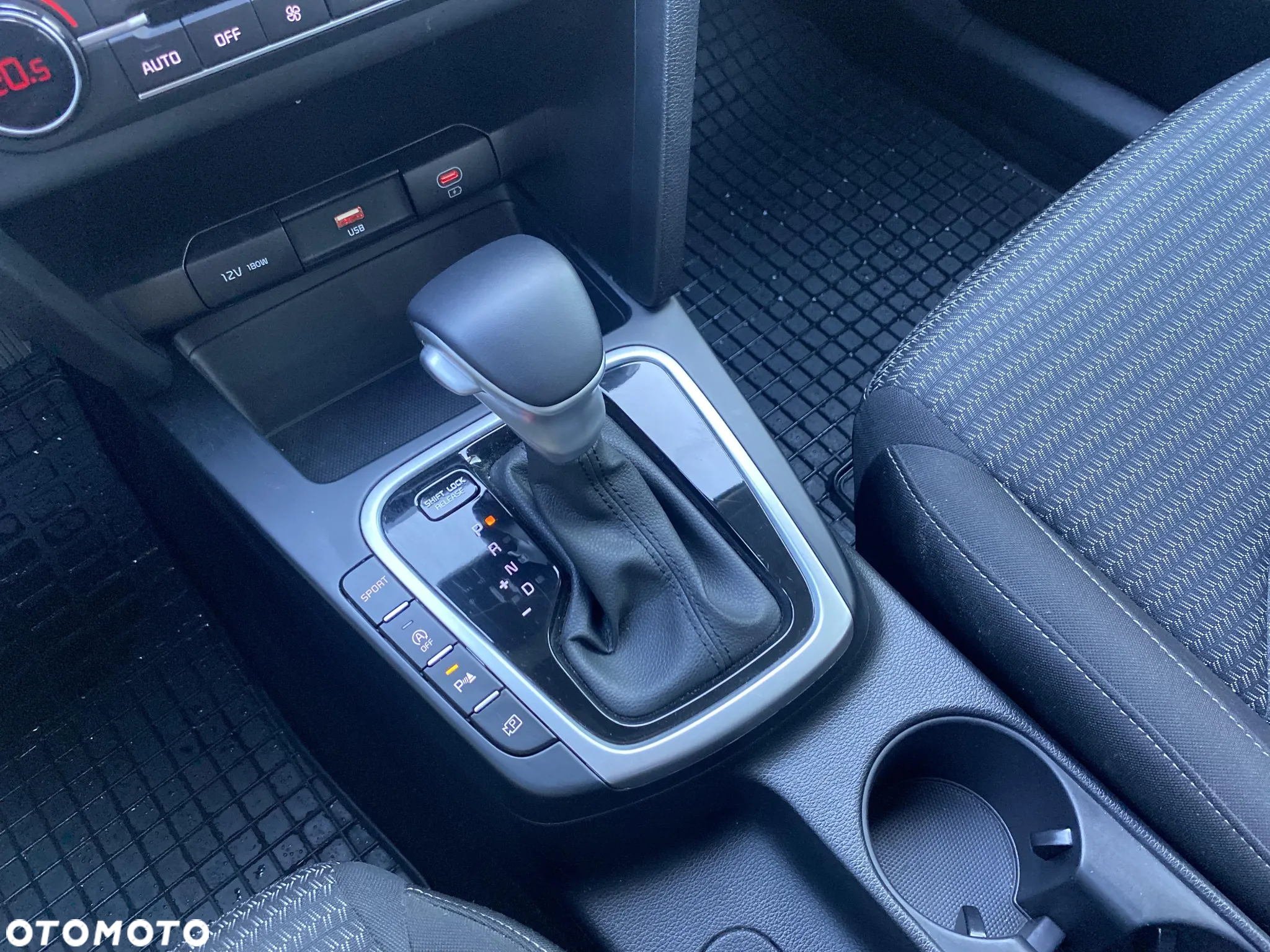 Kia Ceed 1.5 T-GDI M DCT - 14