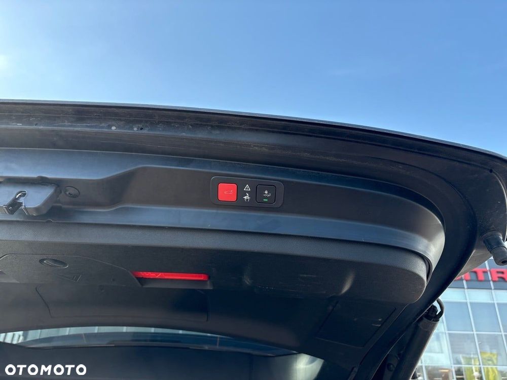 Peugeot 5008 1.5 BlueHDi Allure Pack S&S EAT8 - 23