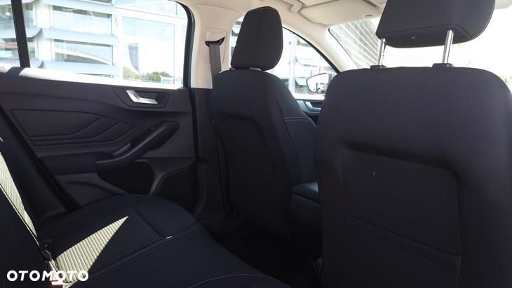 Ford Focus 1.0 EcoBoost Titanium - 26