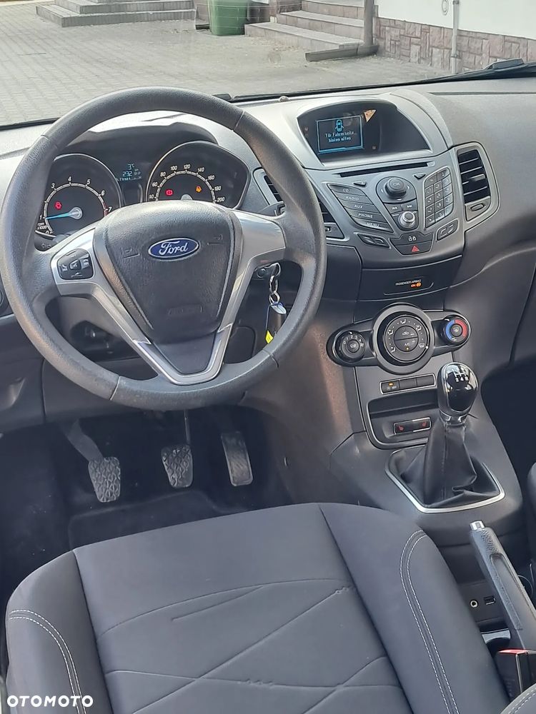 Ford Fiesta 1.0 Champions Edition - 31