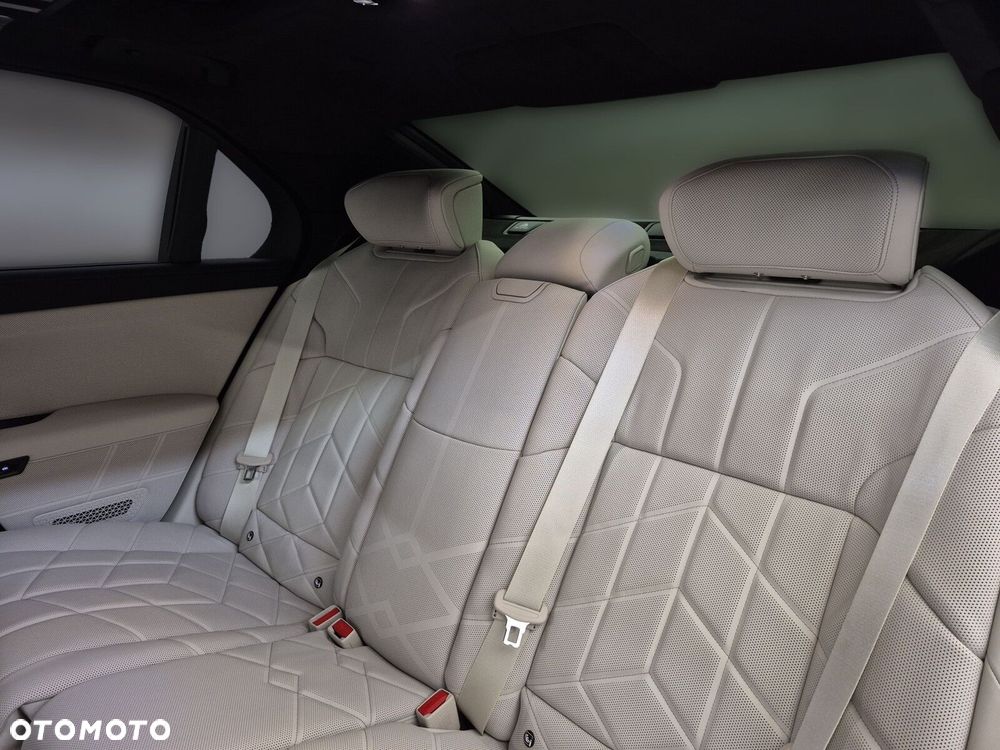 BMW Seria 7 740d xDrive mHEV M Sport sport - 18