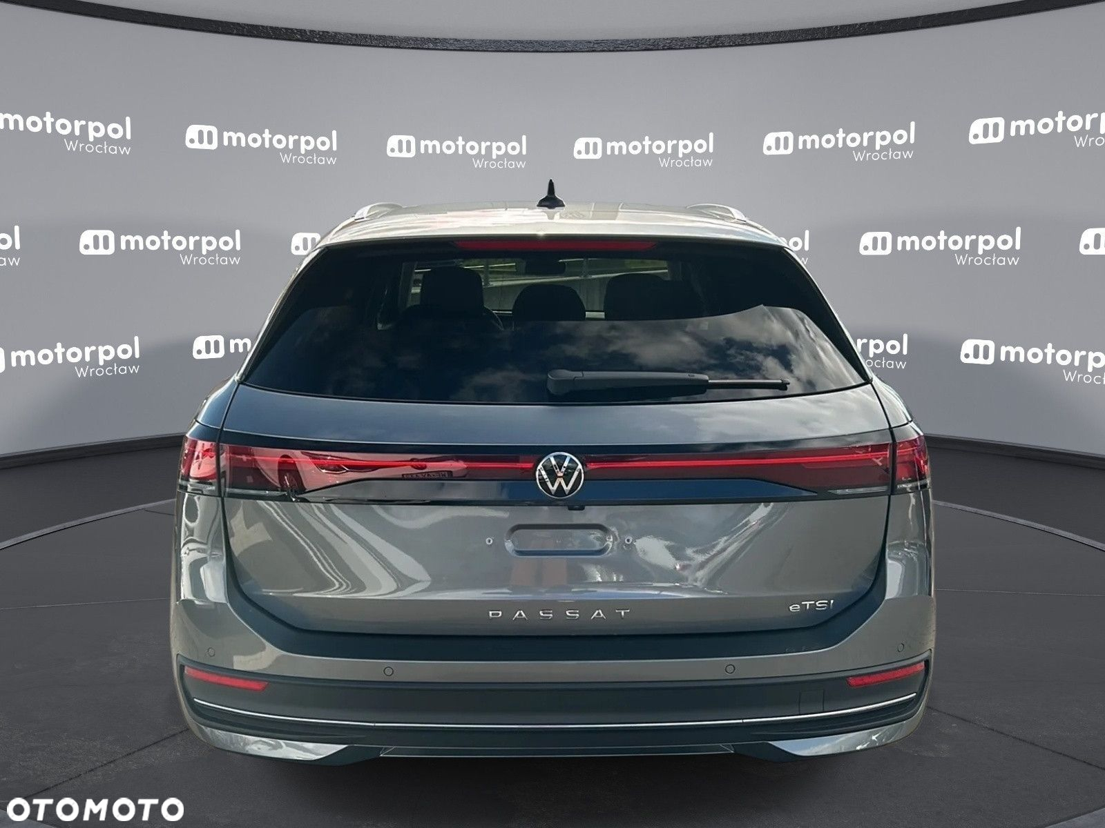 Volkswagen Passat - 9
