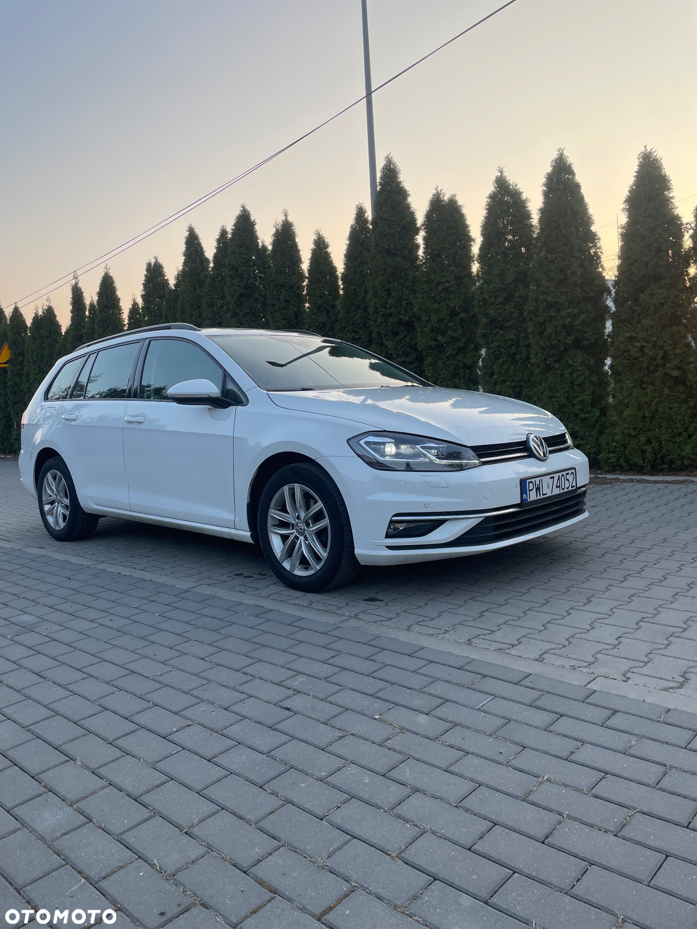 Volkswagen Golf 1.6 TDI BlueMotion Technology Comfortline - 12