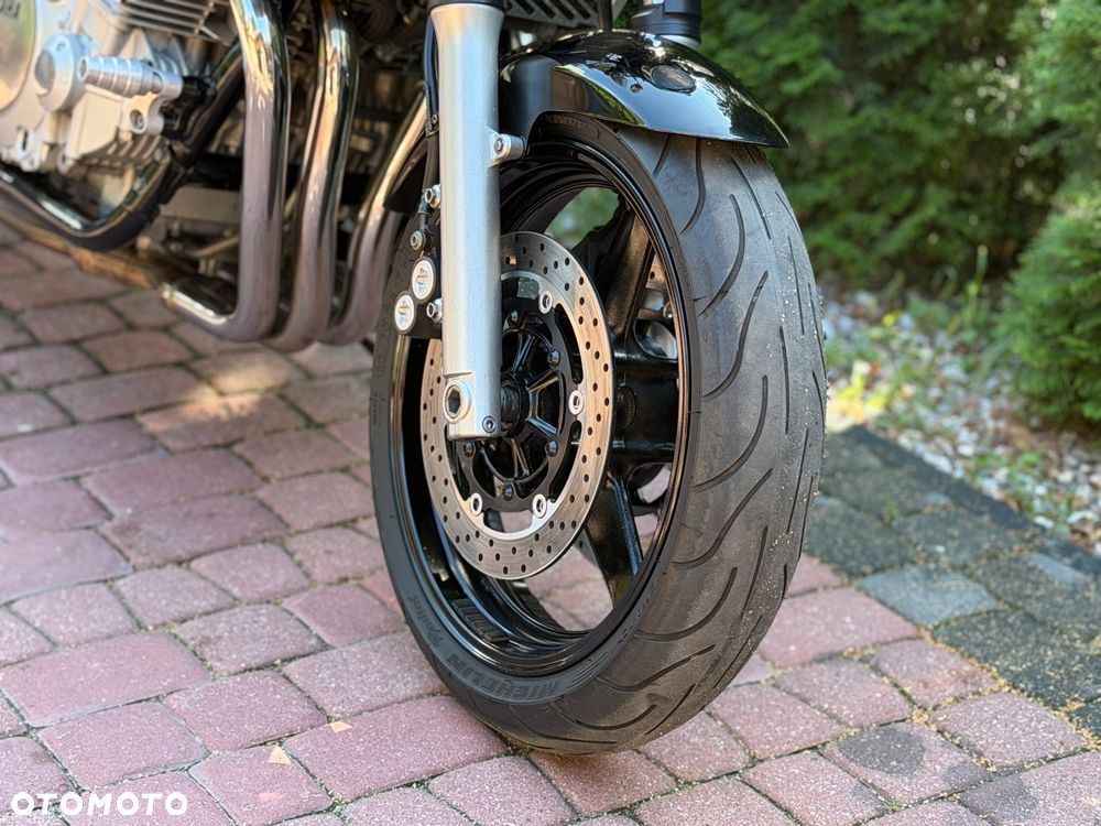 Yamaha XJR - 22