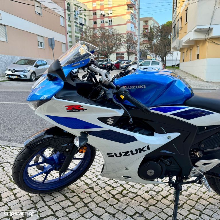 Suzuki GSX-R 125 - 25