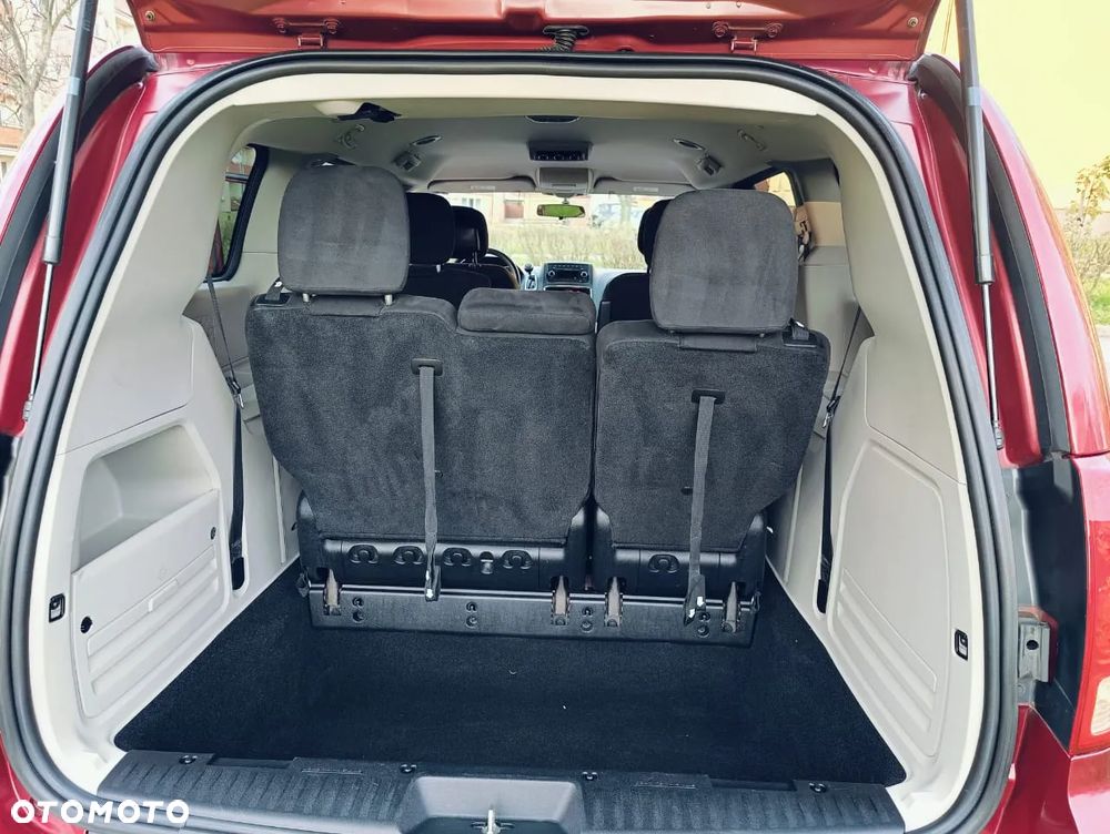 Dodge Grand Caravan - 11
