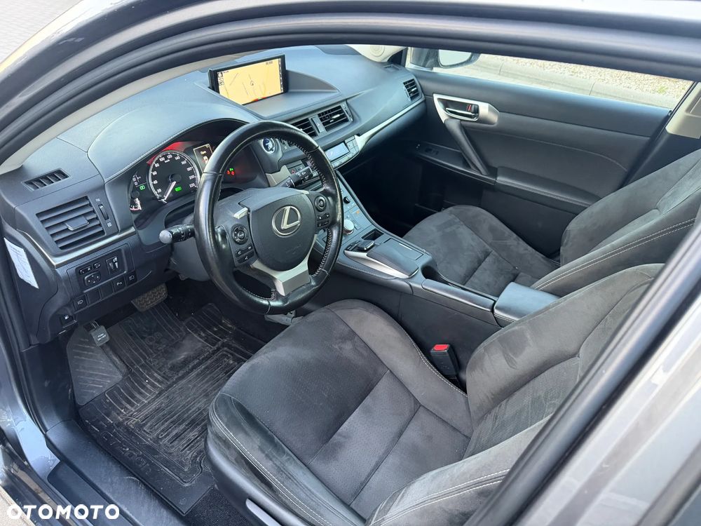 Lexus CT 200h Prestige - 11
