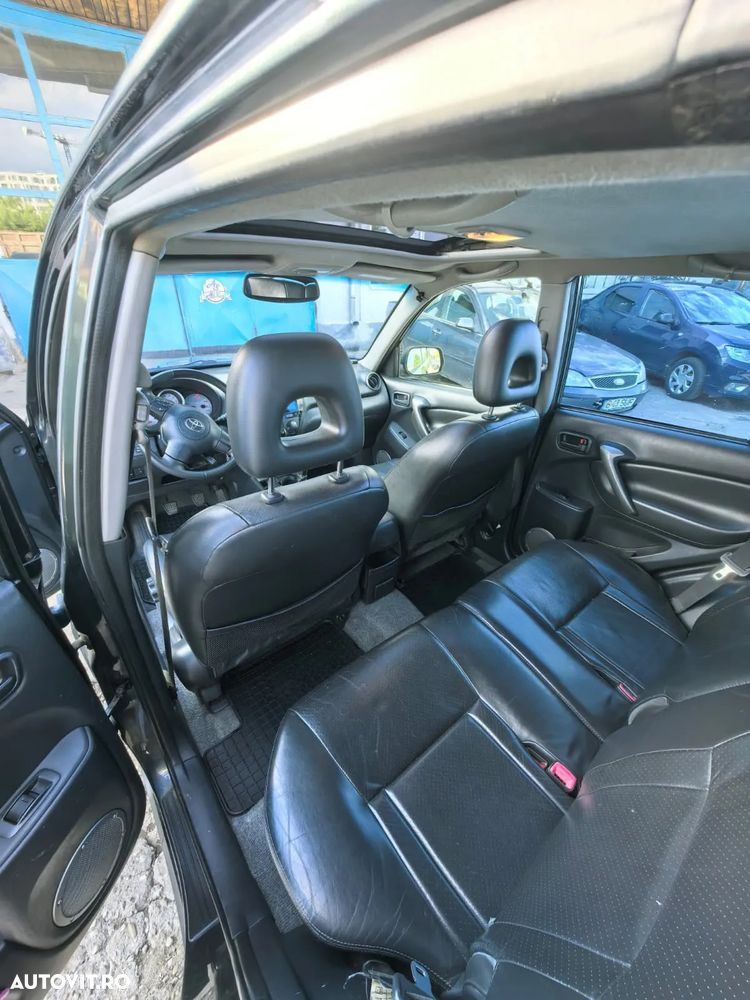 Toyota RAV4 2.0 D-4D VIP - 7