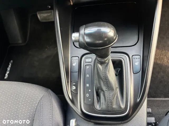 Kia Carens 1.7 CRDi Vision - 25