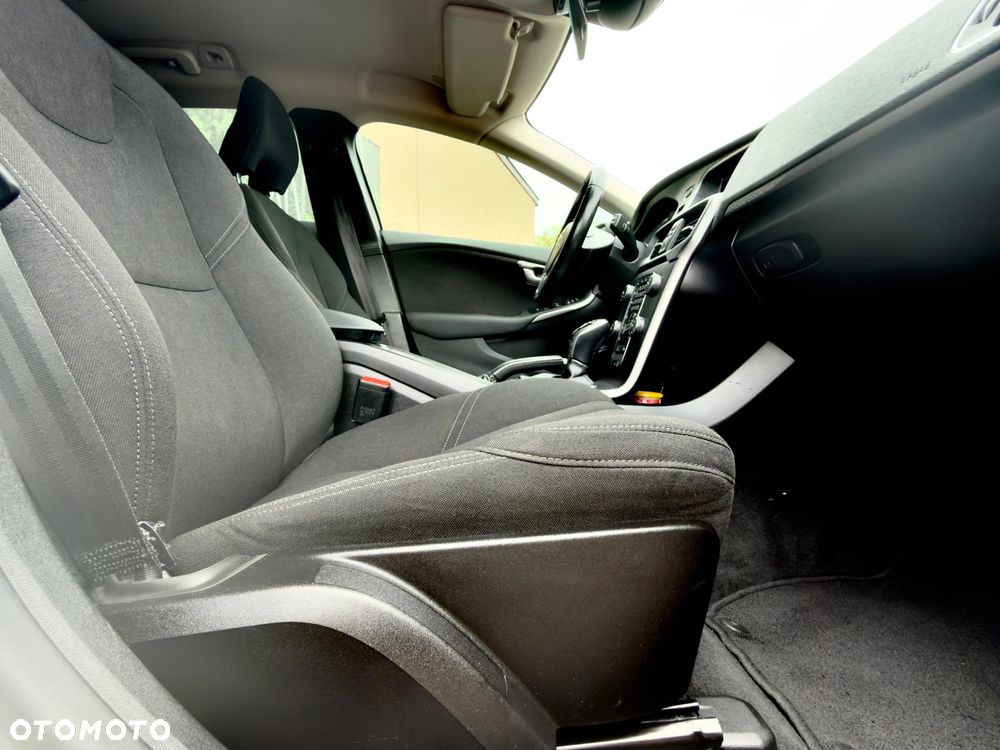 Volvo V40 Cross Country - 20