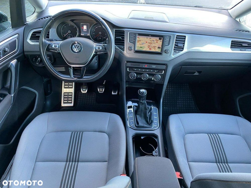 Volkswagen Touran - 10