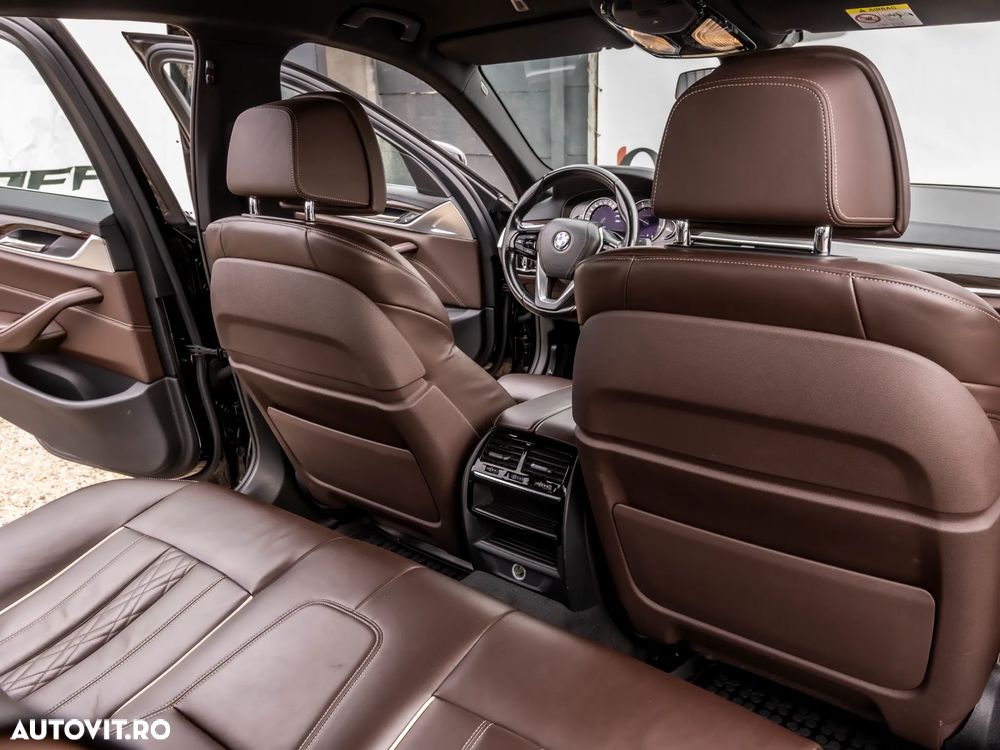 BMW Seria 5 520d Aut. Luxury Line - 14