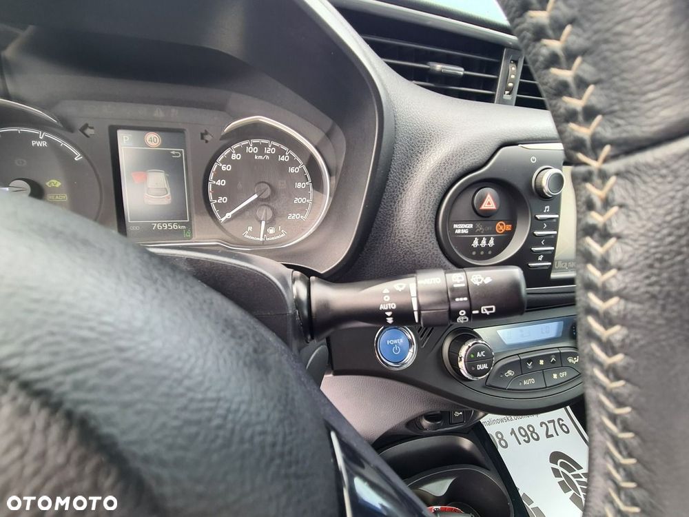 Toyota Yaris Hybrid 100 Premium - 24