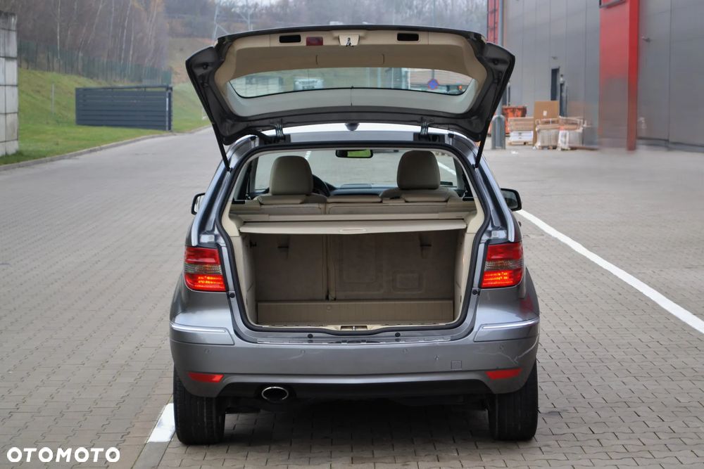 Mercedes-Benz Klasa B 180 CDI Autotronic Special Edition - 32