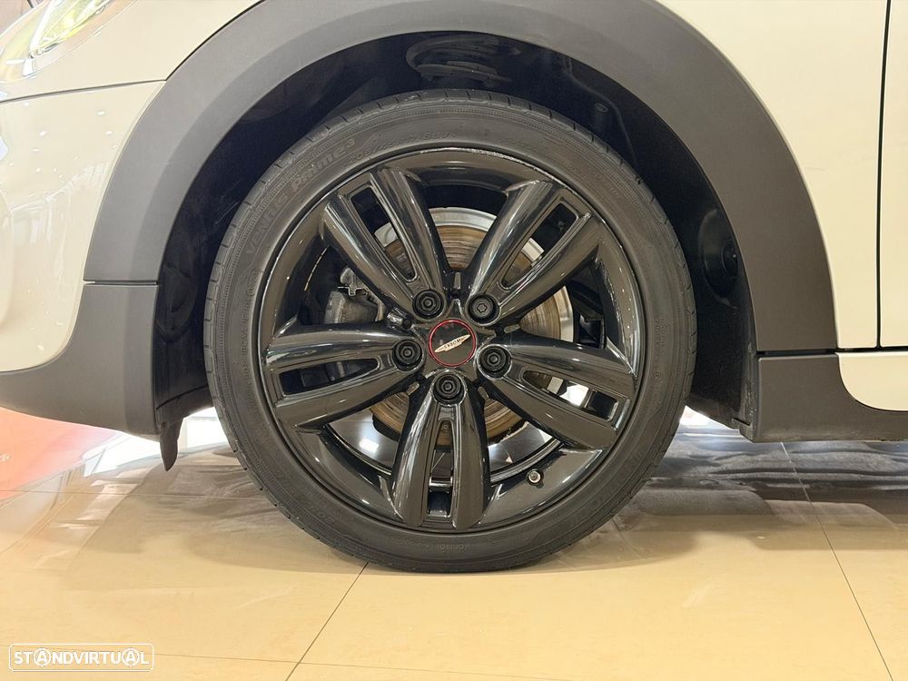 MINI 5 Portas Cooper D - 19