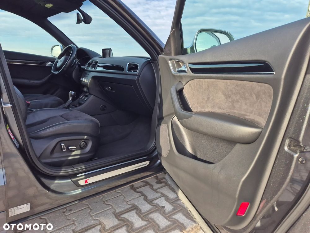 Audi RS Q3 2.5 TFSI quattro S tronic - 36