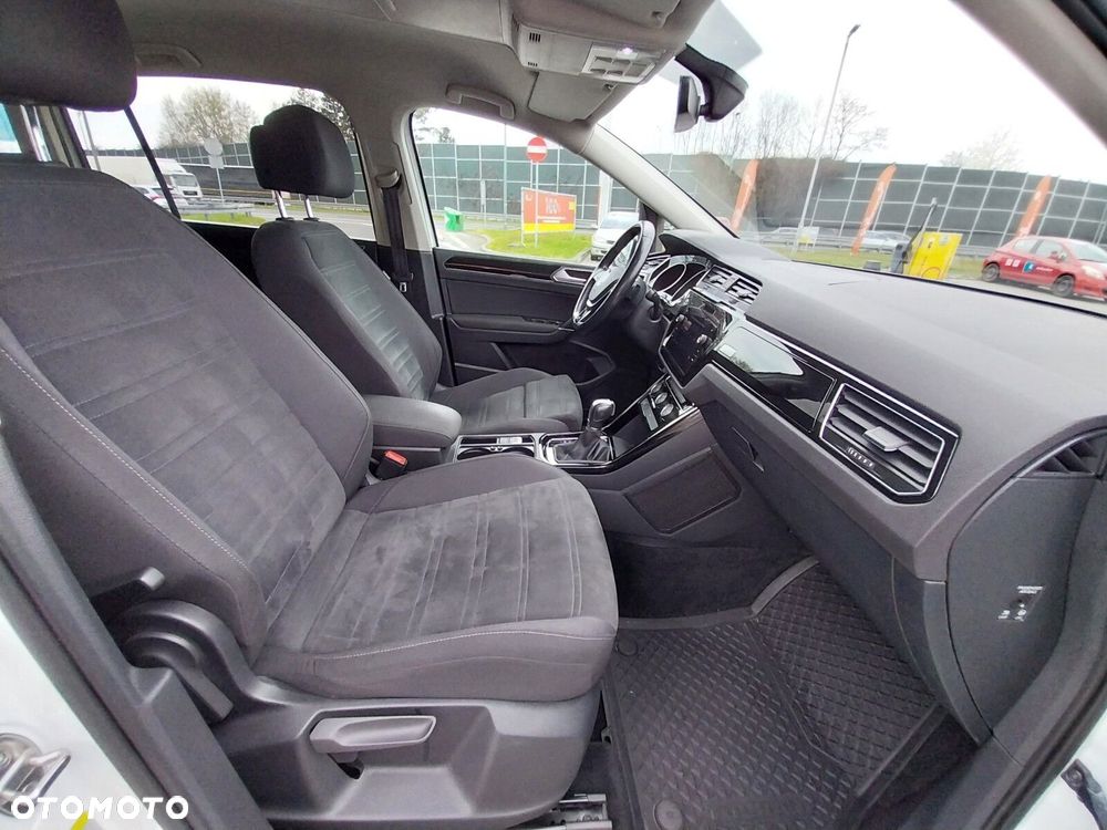 Volkswagen Touran - 5