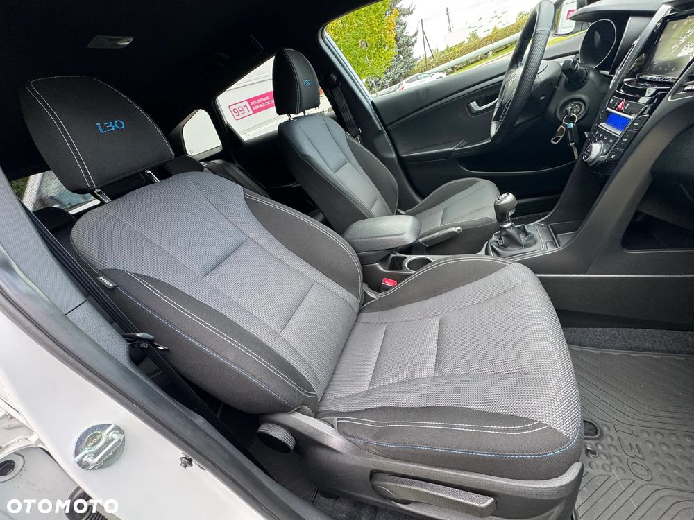 Hyundai i30 blue 1.6 CRDi Passion - 33