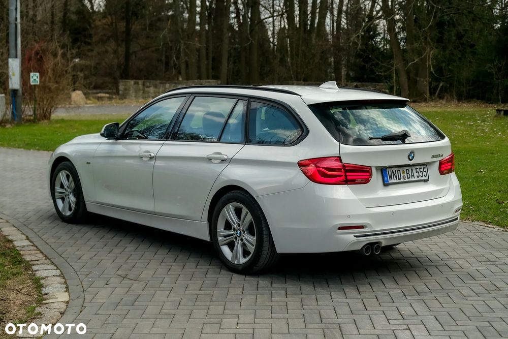 BMW Seria 3 320d Sport Line - 9