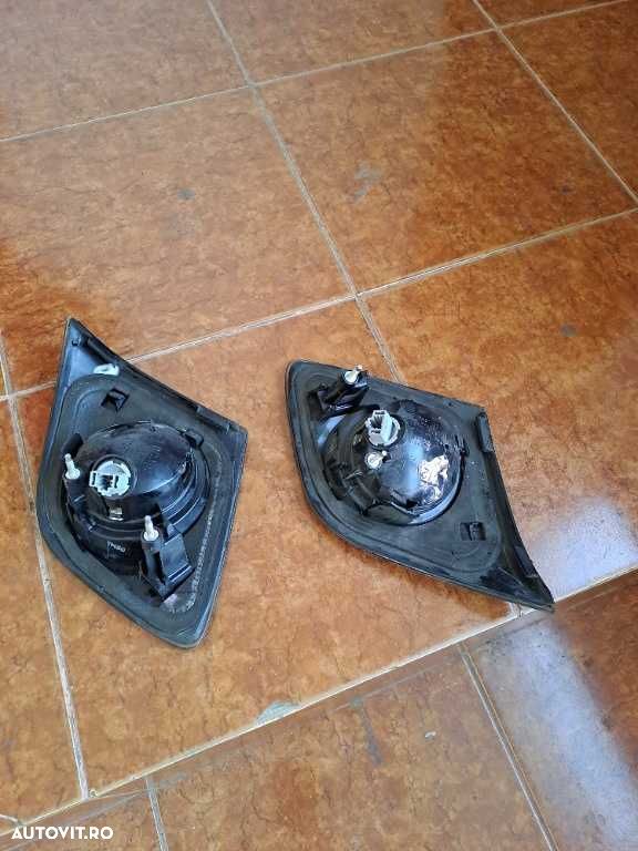 Stop stanga dreapta pe portbagaj Mazda 3 an 2004-2006 original - 2