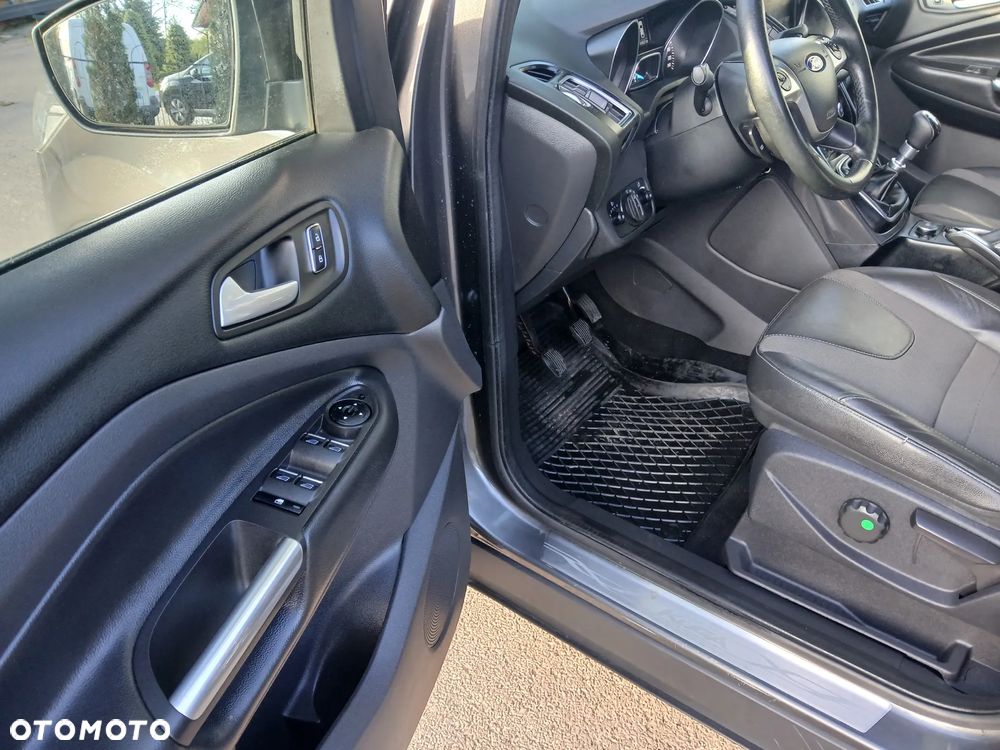 Ford Kuga 2.0 TDCi 2x4 Titanium - 15