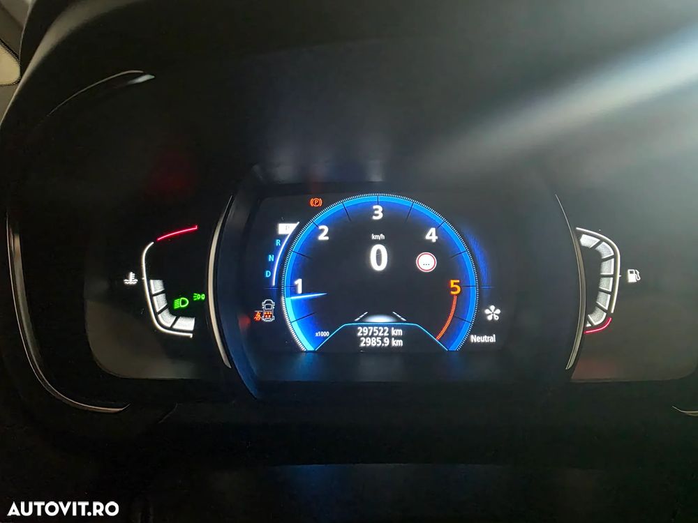 Renault Grand Scenic - 10