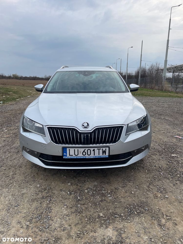 Skoda Superb 2.0 TDI Premium Edition - 2