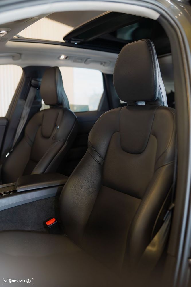 Volvo XC 60 2.0 T8 PHEV Momentum AWD - 5