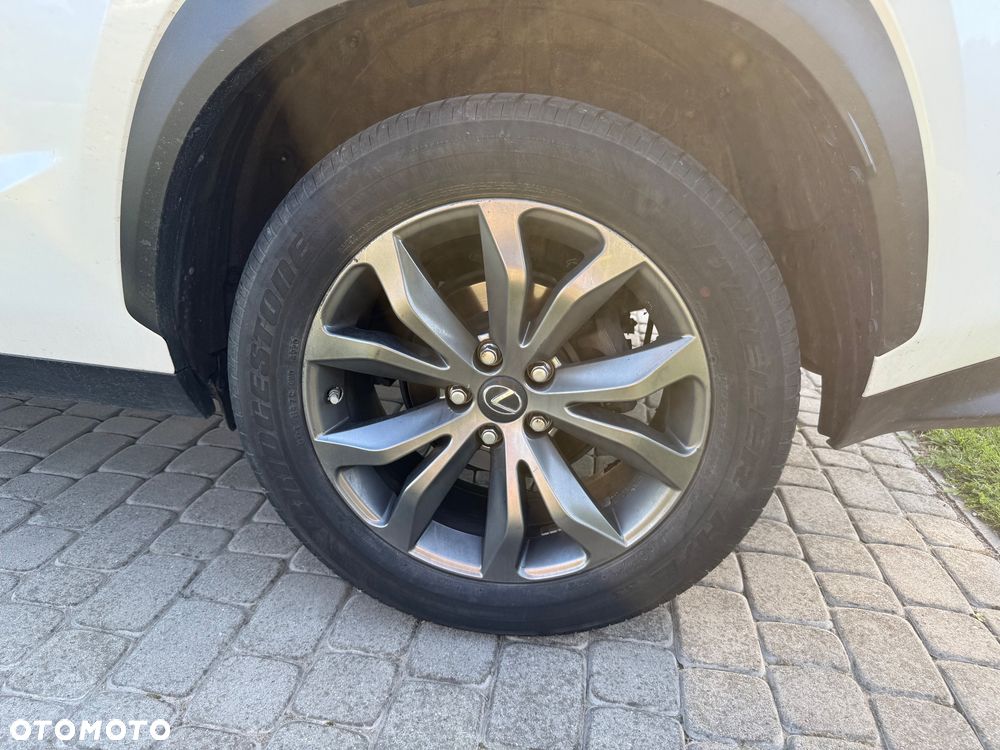 Lexus NX - 9