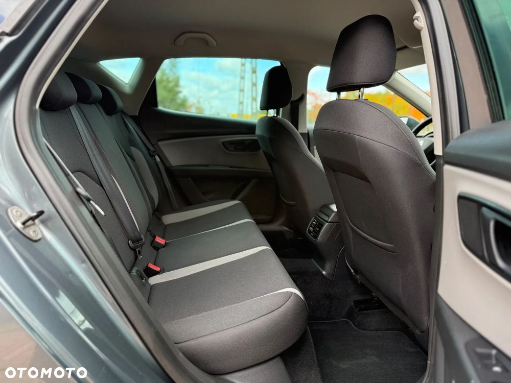 Kia Carens - 24