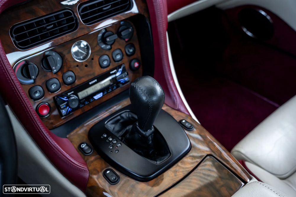 Aston Martin DB7 Vantage Coupé - 17