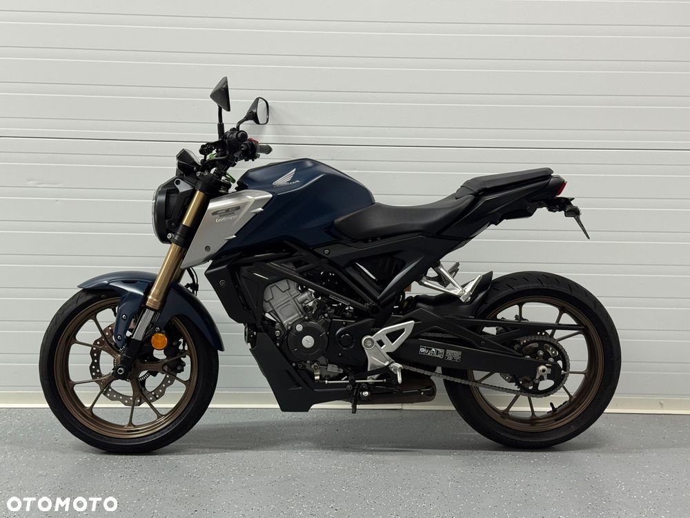 Honda CB - 16