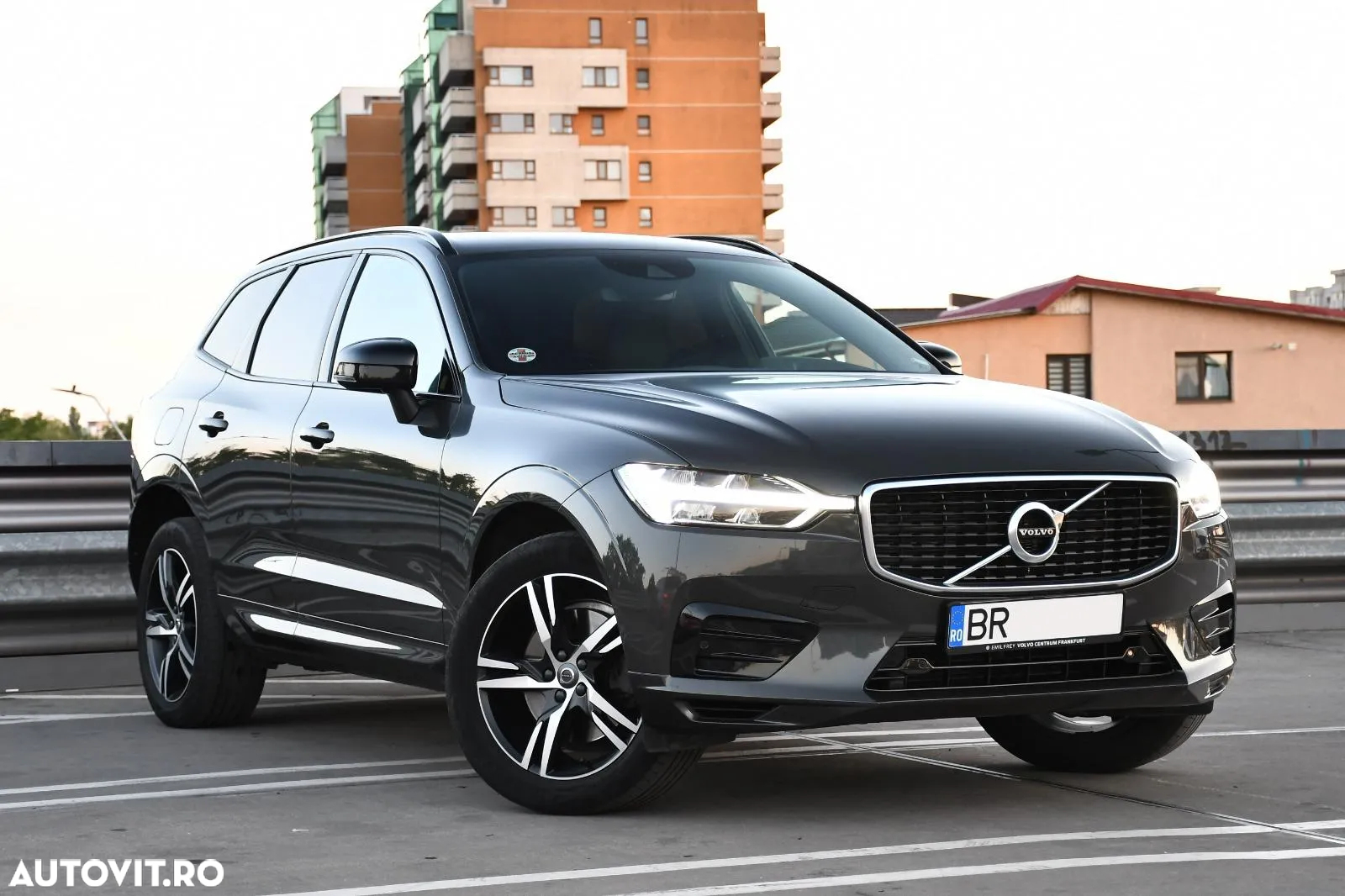 Volvo XC 60 B4 MHEV AT AWD Plus Dark - 3