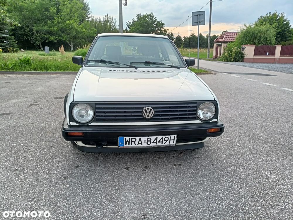 Volkswagen Golf 1.6 CL - 24
