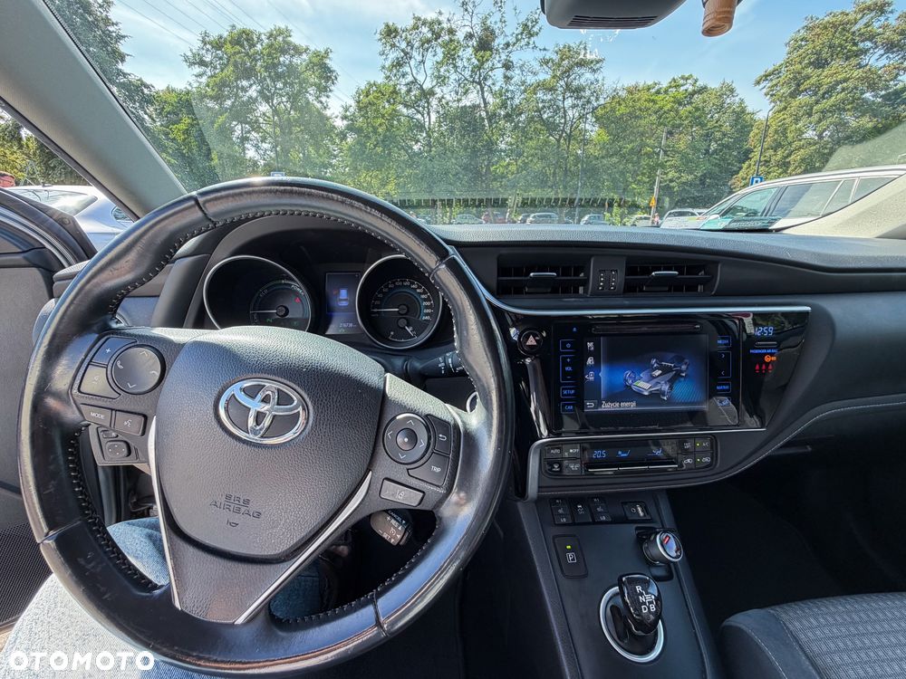 Toyota Auris Hybrid 135 Selection - 11