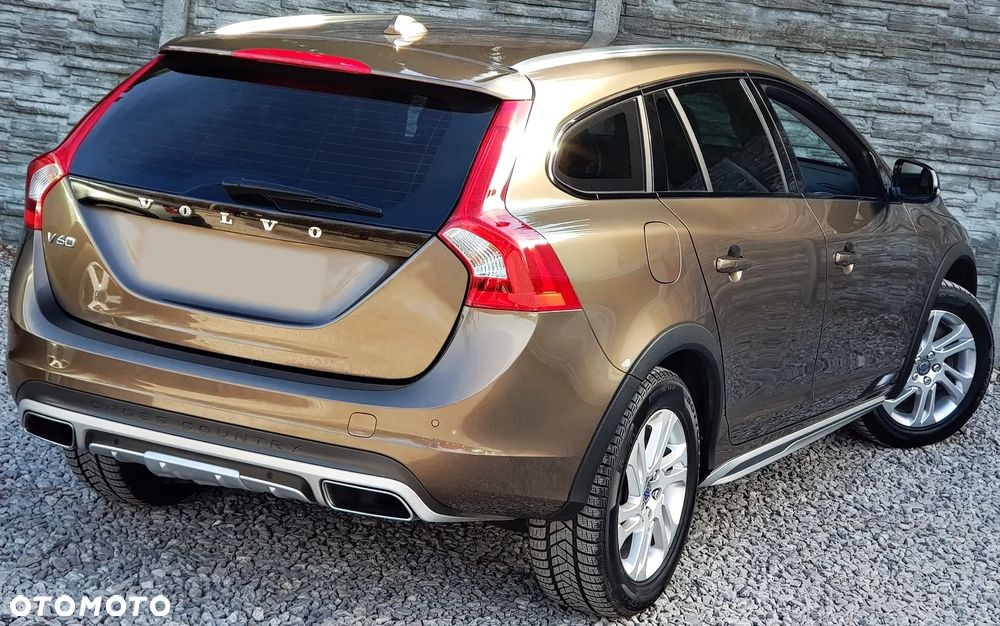 Volvo V60 Cross Country - 13