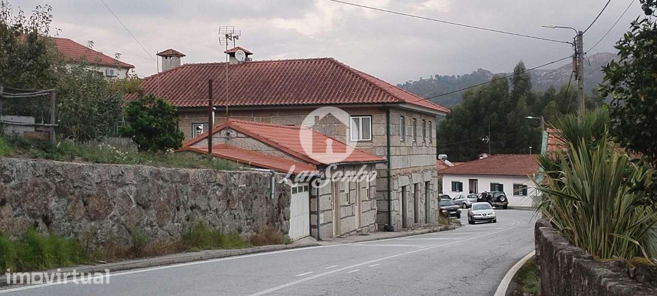 Moradia rés do chão com terreno Silvares S. Martinho