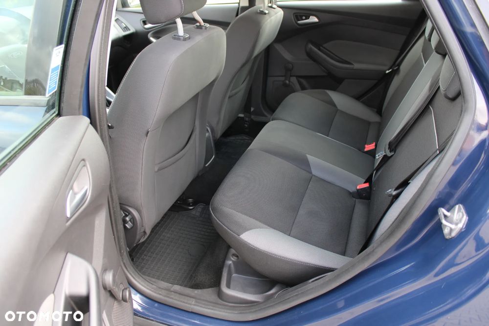 Ford Focus 1.6 Ambiente - 35