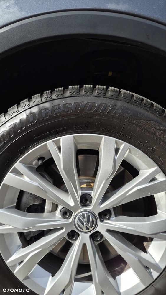Volkswagen Tiguan - 32