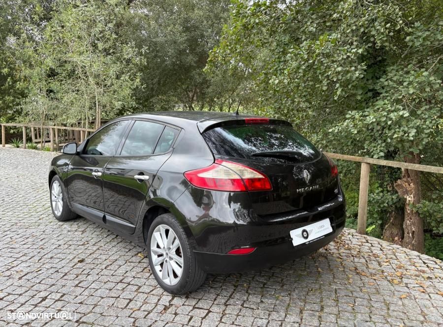 Renault Mégane 1.5 dCi Dynamique - 4
