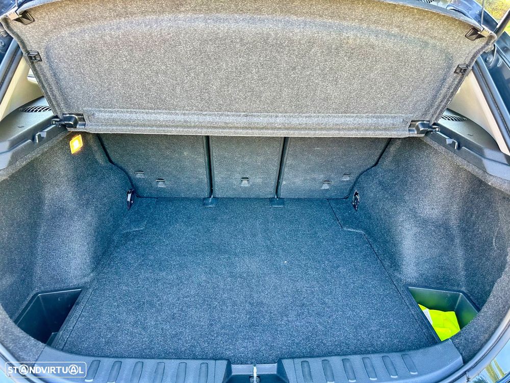 BMW X1 18 d sDrive - 23