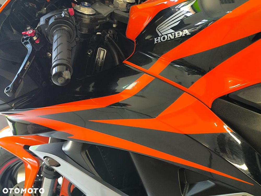 Honda CBR - 22