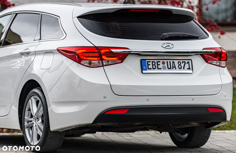 Hyundai i40 Kombi blue 1.6 Trend - 20