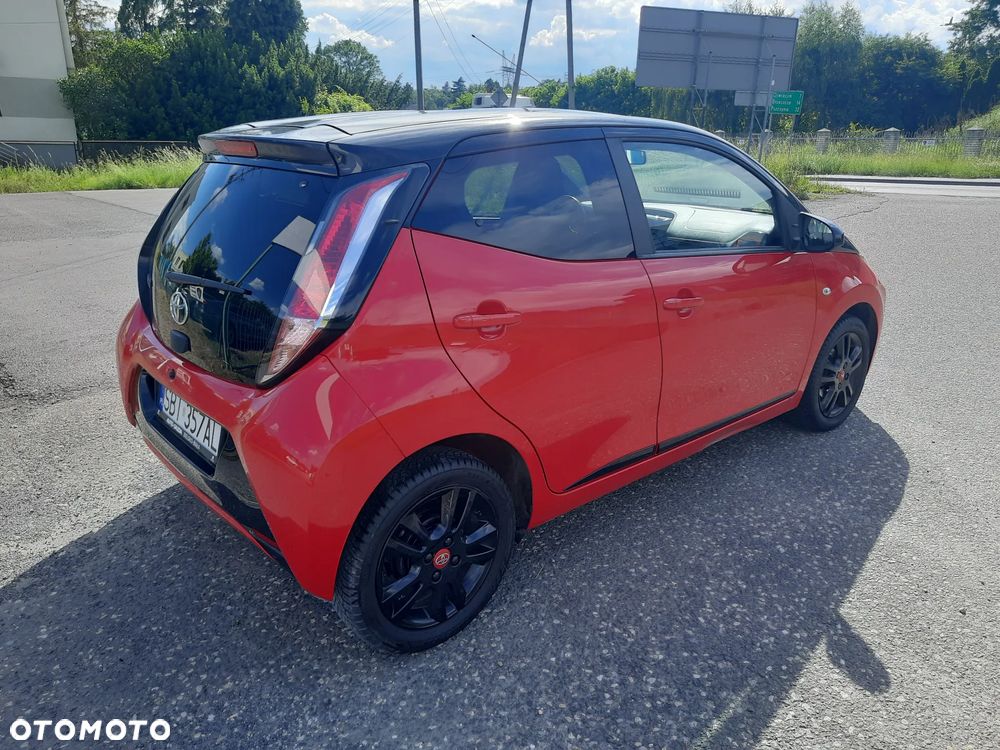 Toyota Aygo x-play touch - 7