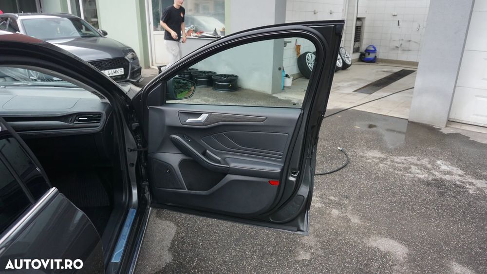 Ford Focus 1.5 EcoBoost Vignale - 10