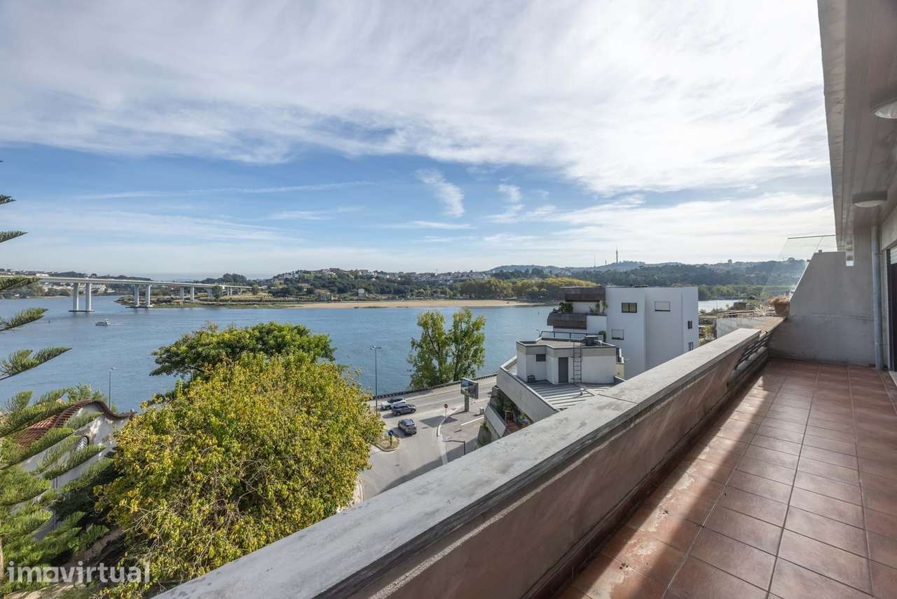 Duplex T5 | Rio Douro | Campanhã | Suite 42m2 | 4 Varandas | 3 Lugares - Grande imagem: 3/45