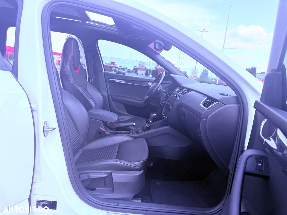 Skoda Octavia 2.0 TDI RS DSG - 23