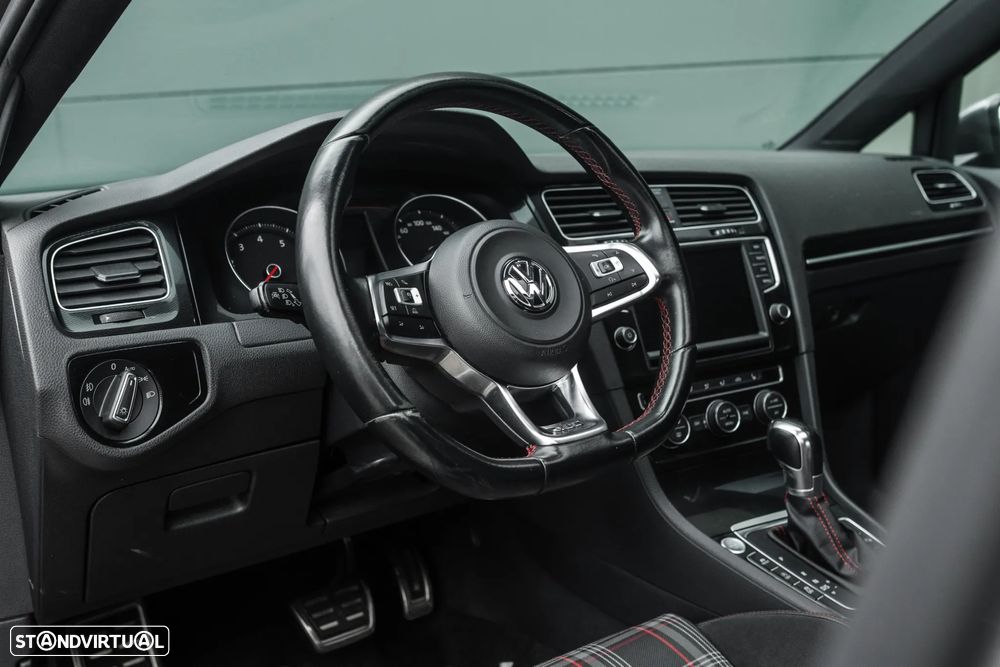 VW Golf 2.0 TSi GTi DSG Performance - 14